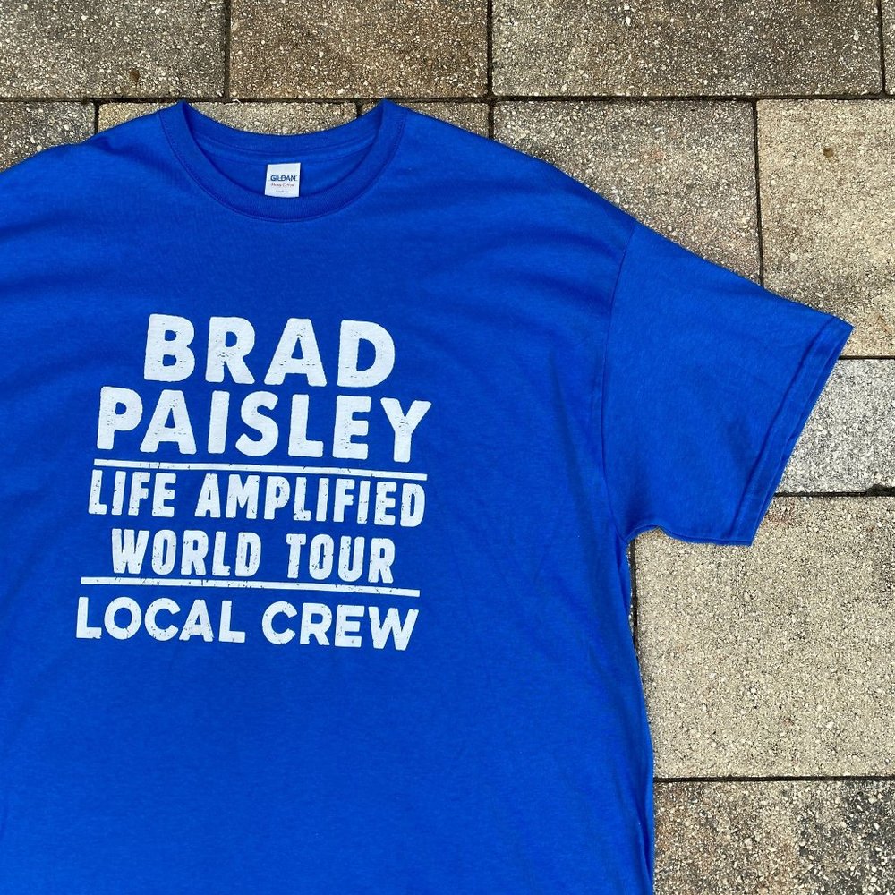 BRAD PAISLEY World Tour Local Crew Blue Band T Shirt Size XL